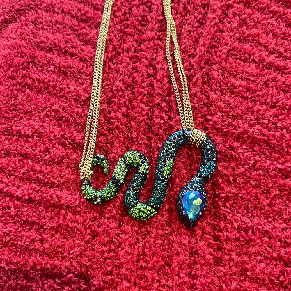 Elegant Green and Blue Snake Necklace